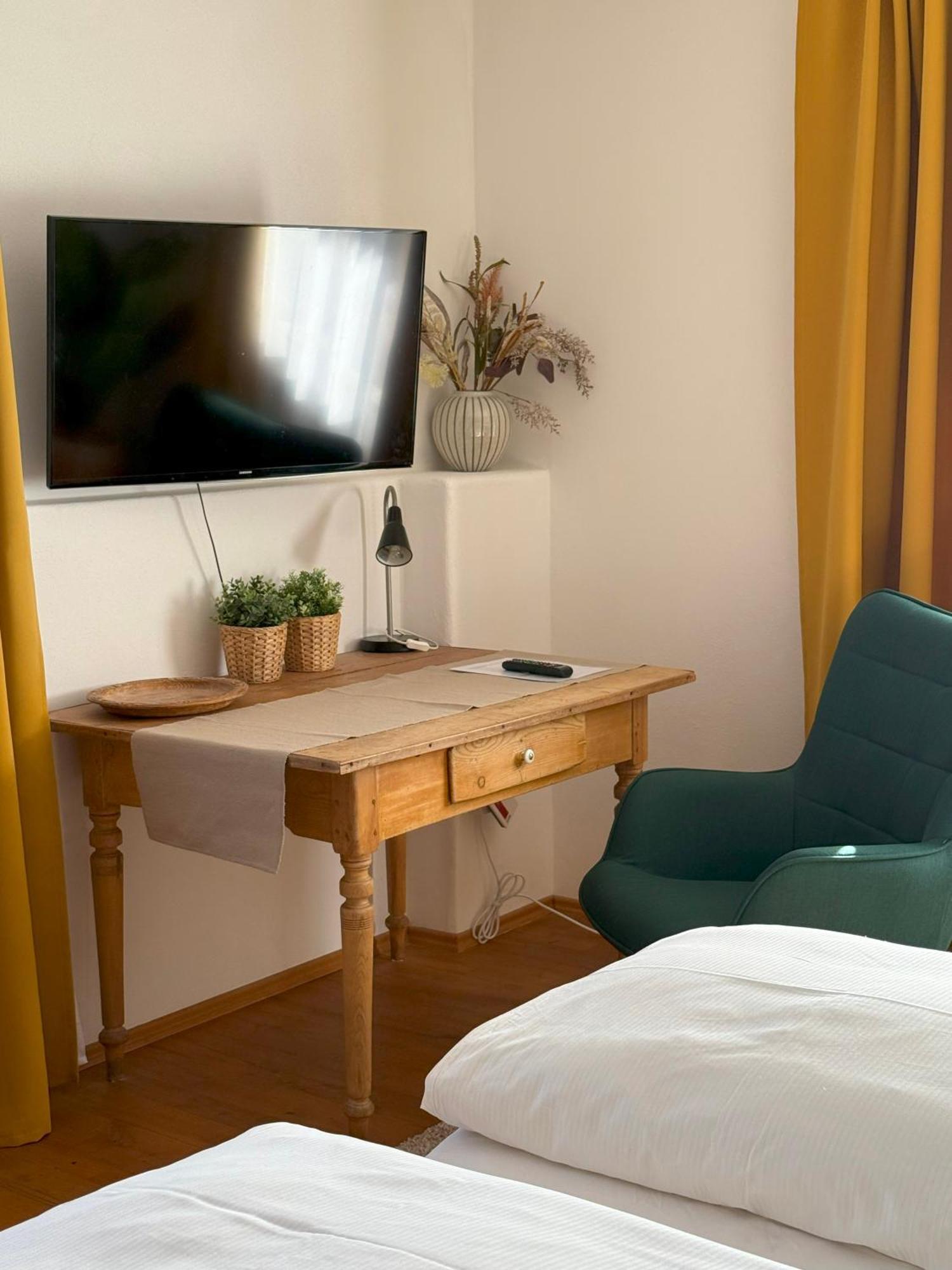 Fe Wo Brunnen - 120 Qm - Ruhige Lage - Viel Natur- Komfortabel - Grosser Balkon Und Garten 메밍겐 외부 사진