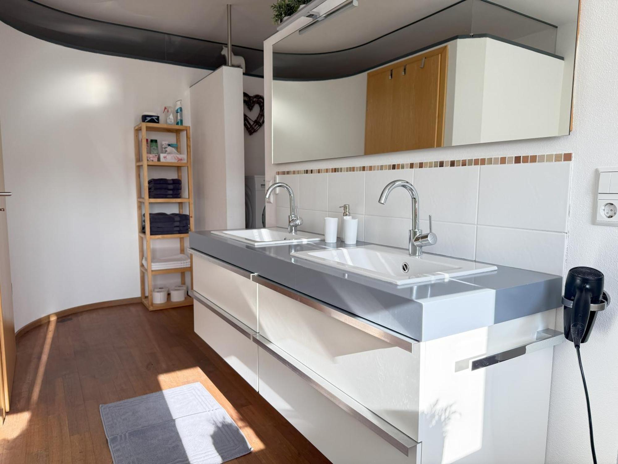 Fe Wo Brunnen - 120 Qm - Ruhige Lage - Viel Natur- Komfortabel - Grosser Balkon Und Garten 메밍겐 외부 사진