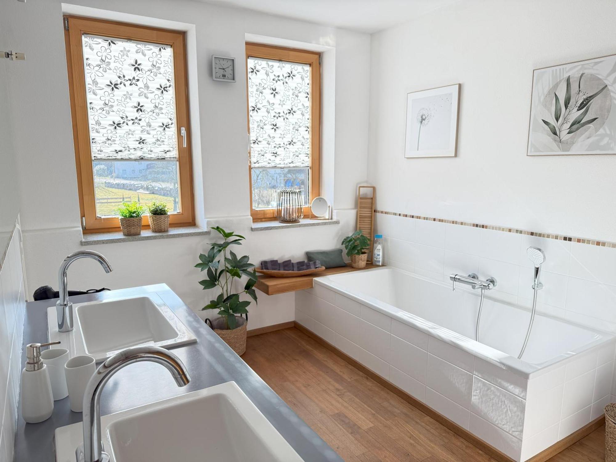 Fe Wo Brunnen - 120 Qm - Ruhige Lage - Viel Natur- Komfortabel - Grosser Balkon Und Garten 메밍겐 외부 사진